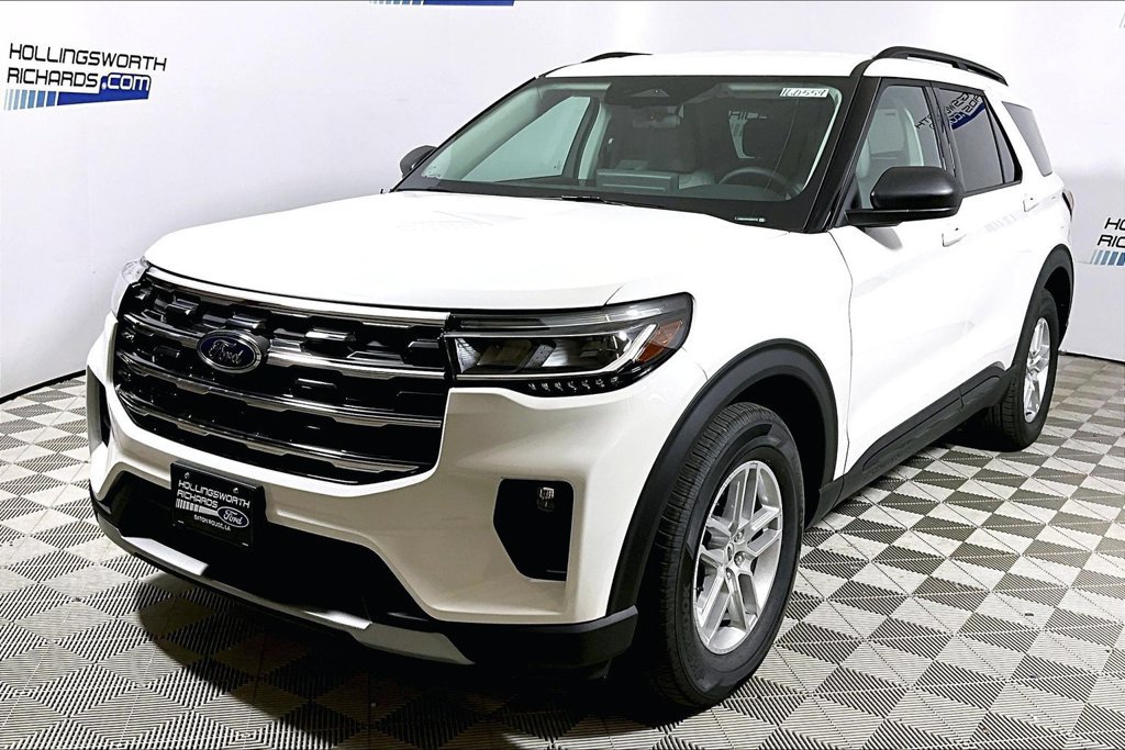 New 2026 Ford Explorer Active w/ Active Comfort Package RWD image 1