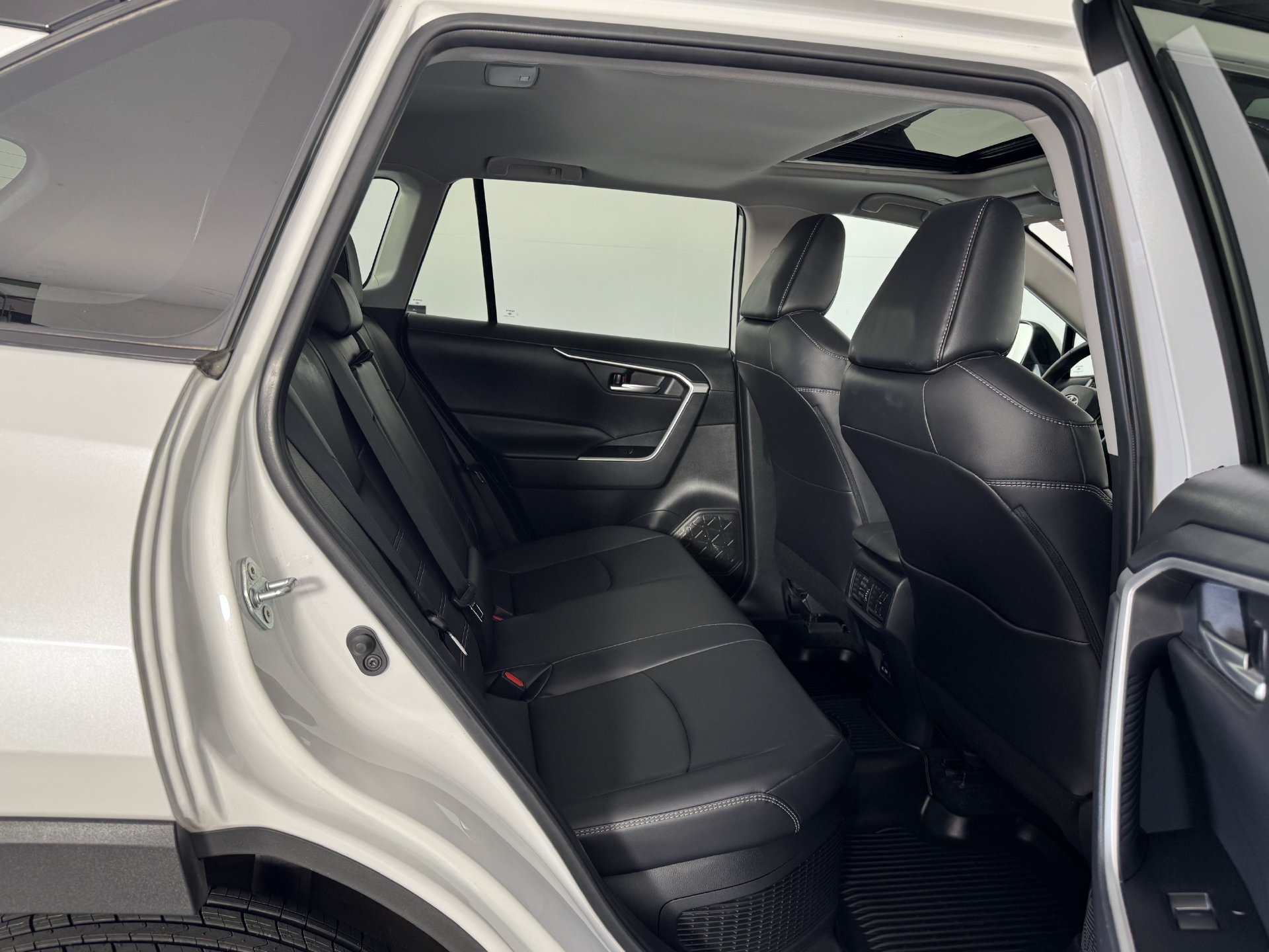 Certified 2024 Toyota RAV4 XLE Premium AWD/4WD image 20