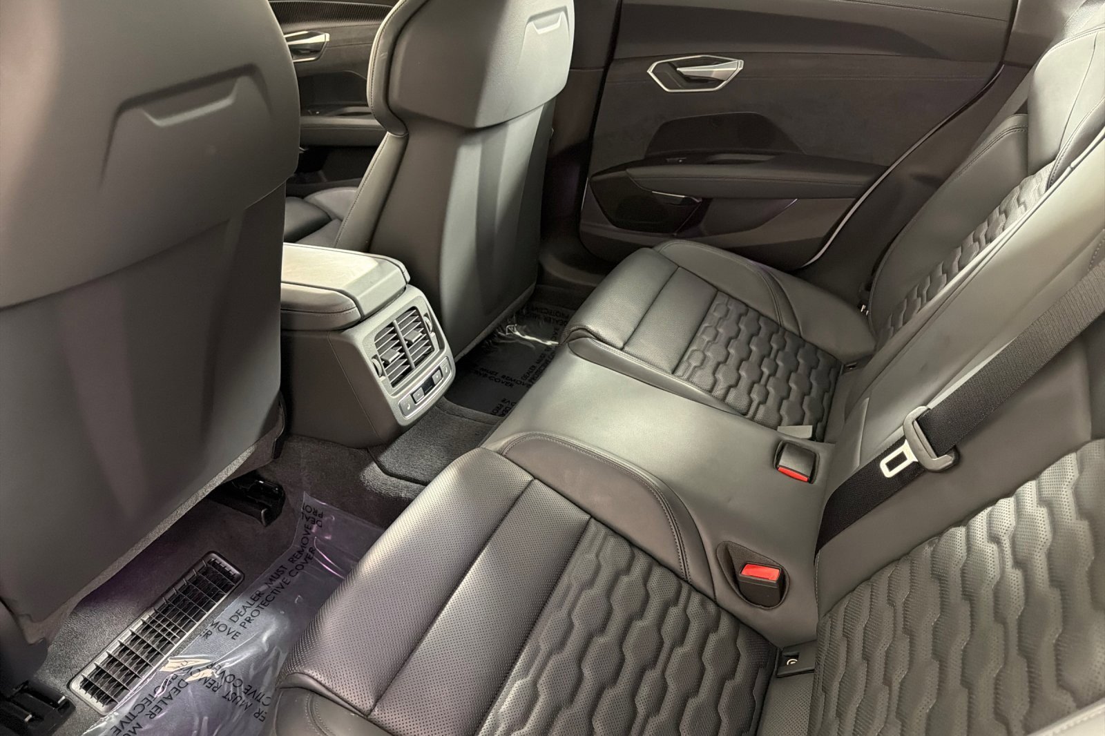 Used 2024 Audi e-tron GT Premium Plus image 11