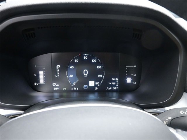 Used 2018 Volvo XC60 T5 Momentum w/ Vision Package image 10