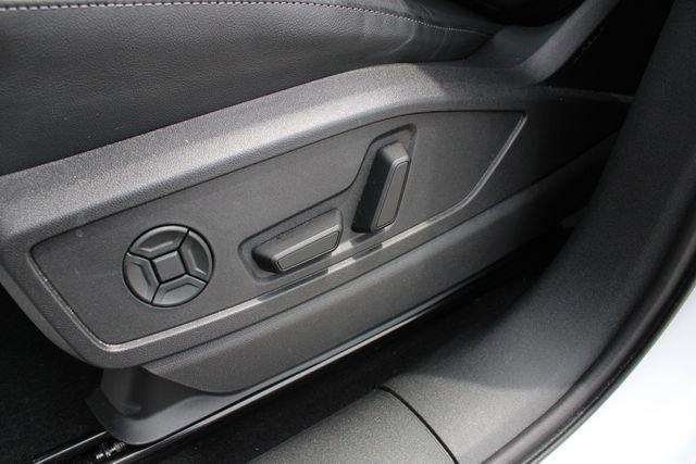 Used 2025 Audi Q5 Premium w/ Convenience Package AWD/4WD image 3