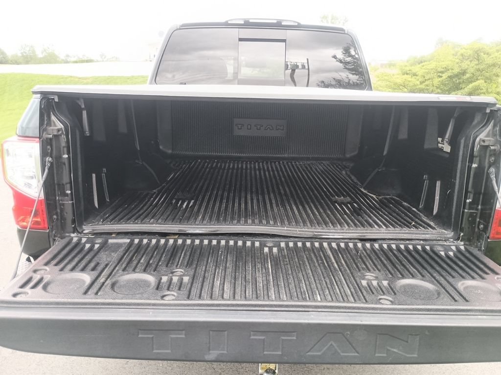 Used 2019 Nissan Titan SV w/ SV Convenience Package RWD image 7