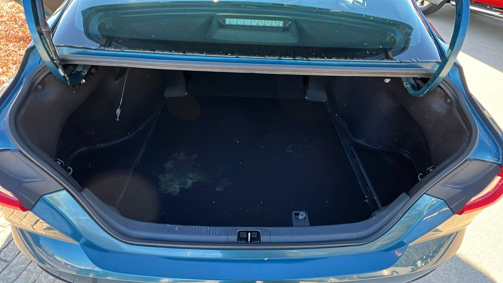 Used 2025 Toyota Camry SE image 13