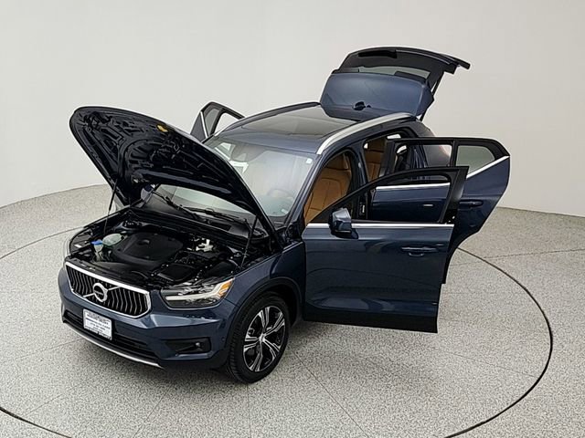 Certified 2022 Volvo XC40 T5 Inscription w/ Advanced Package AWD/4WD image 35