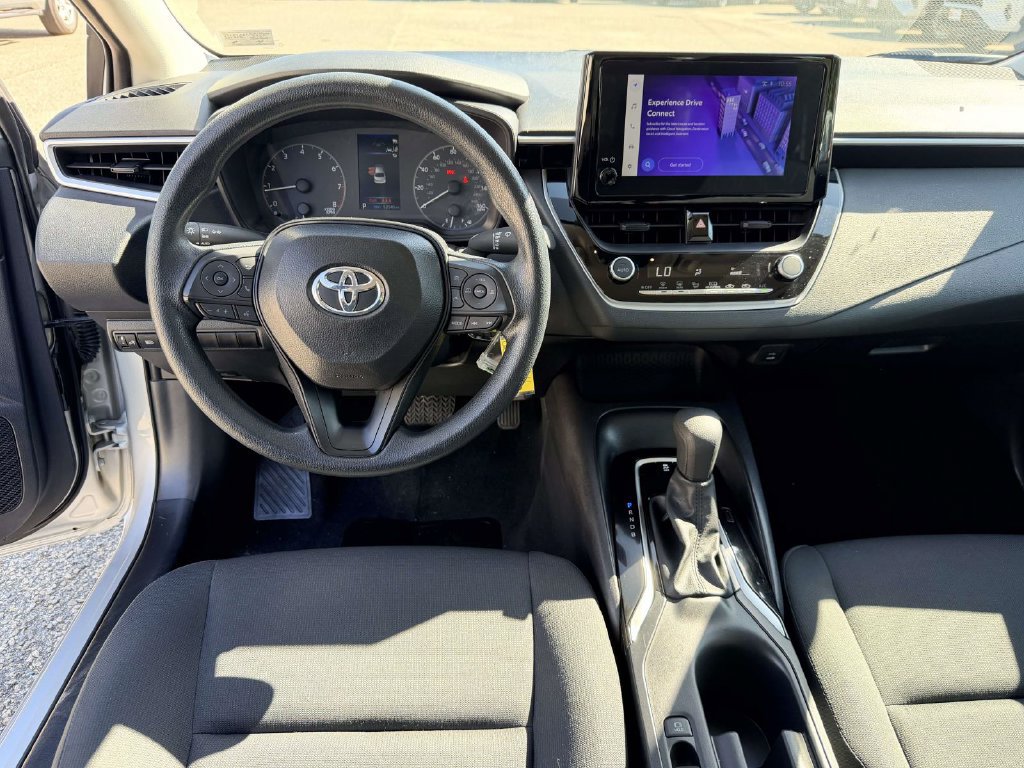 Certified 2025 Toyota Corolla LE FWD image 2