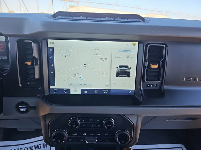 Used 2023 Ford Bronco Badlands image 20