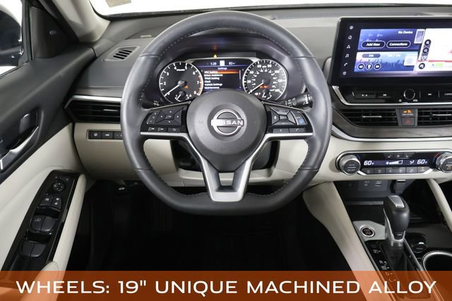 Used 2025 Nissan Altima 2.5 SL AWD/4WD image 19