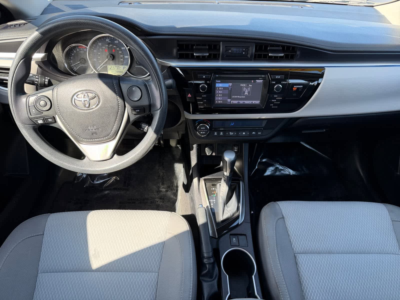 Used 2016 Toyota Corolla LE FWD image 6