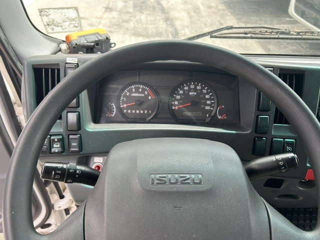 Used 2016 Isuzu NPR RWD image 22