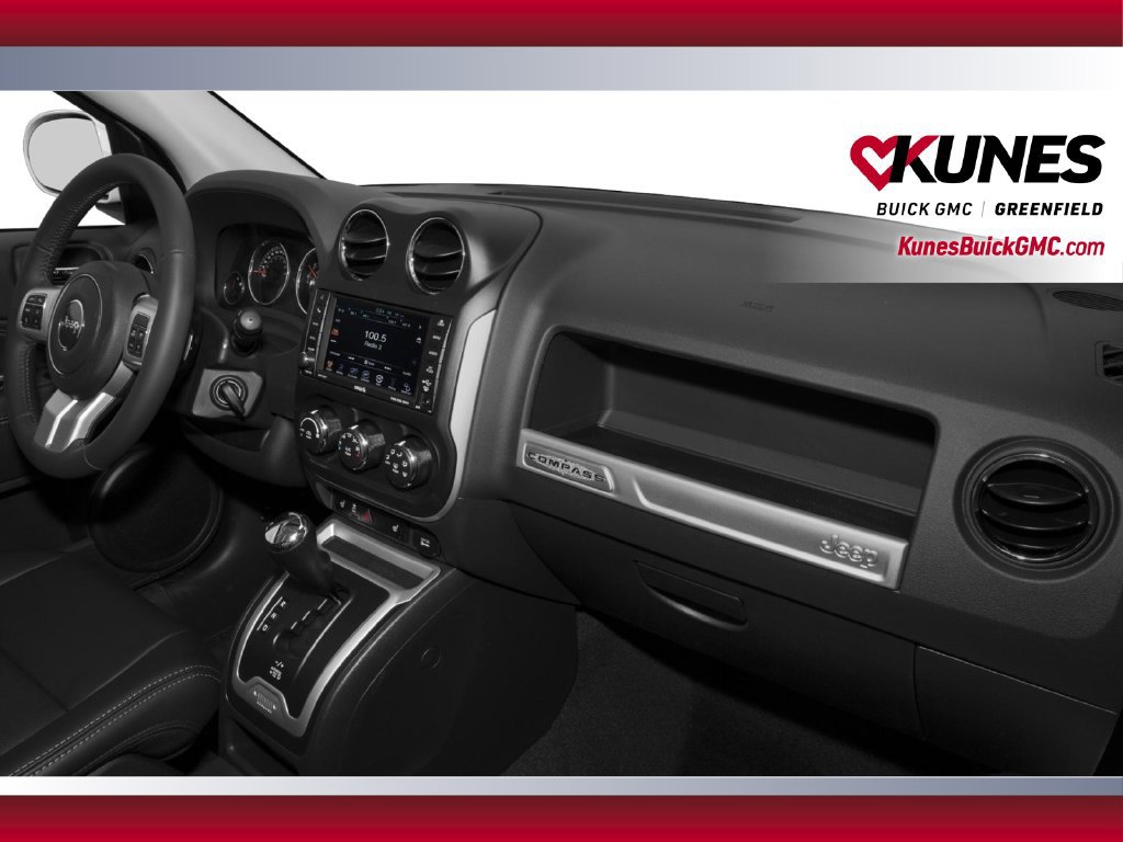 Used 2016 Jeep Compass Latitude FWD image 16