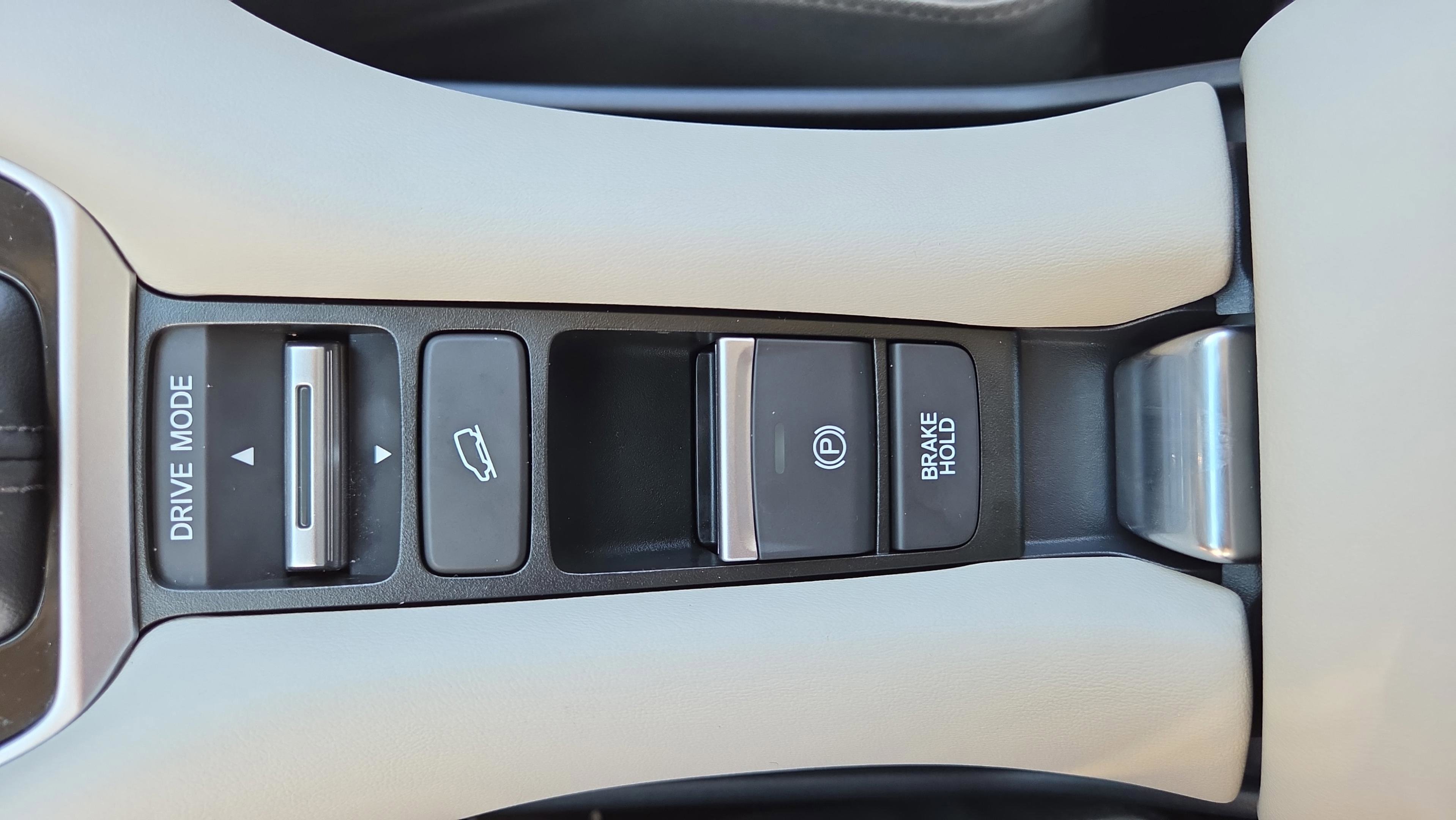 Certified 2025 Honda HR-V EX-L image 34