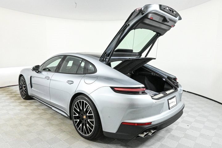 New 2025 Porsche Panamera 4 image 31
