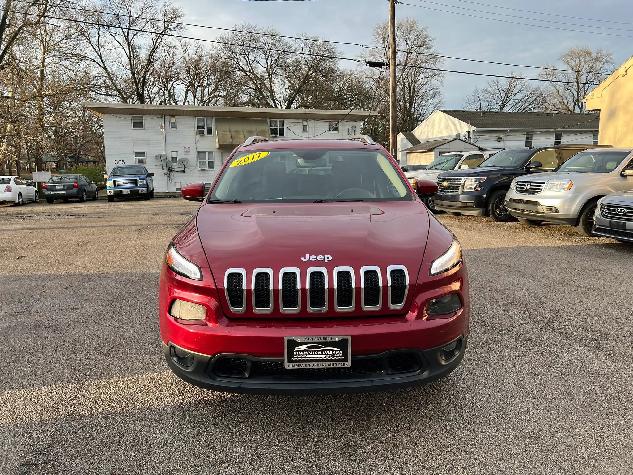 Used 2017 Jeep Cherokee Latitude image 2