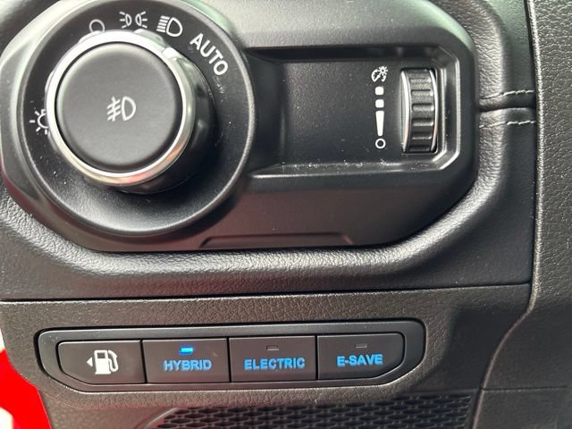 Used 2024 Jeep Wrangler Unlimited Sahara AWD/4WD image 14