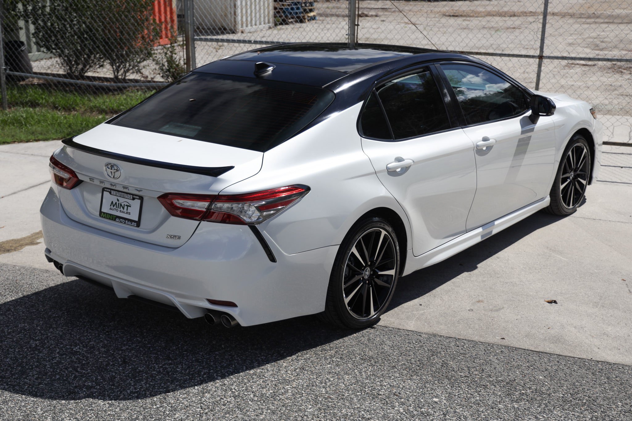 Used 2019 Toyota Camry XSE FWD image 14