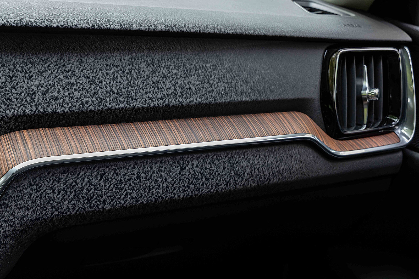 Used 2024 Volvo S60 B5 Plus image 15