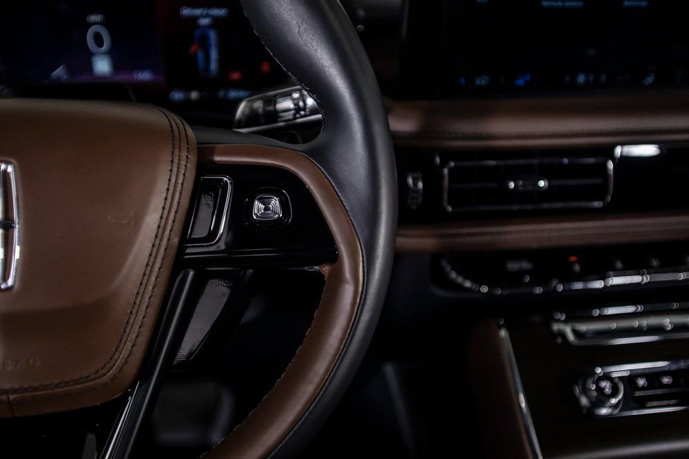 Used 2025 Lincoln Aviator Reserve w/ Equipment Group 201A image 37