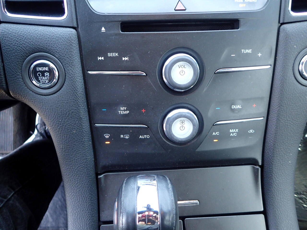 Used 2016 Ford Taurus Limited FWD image 19