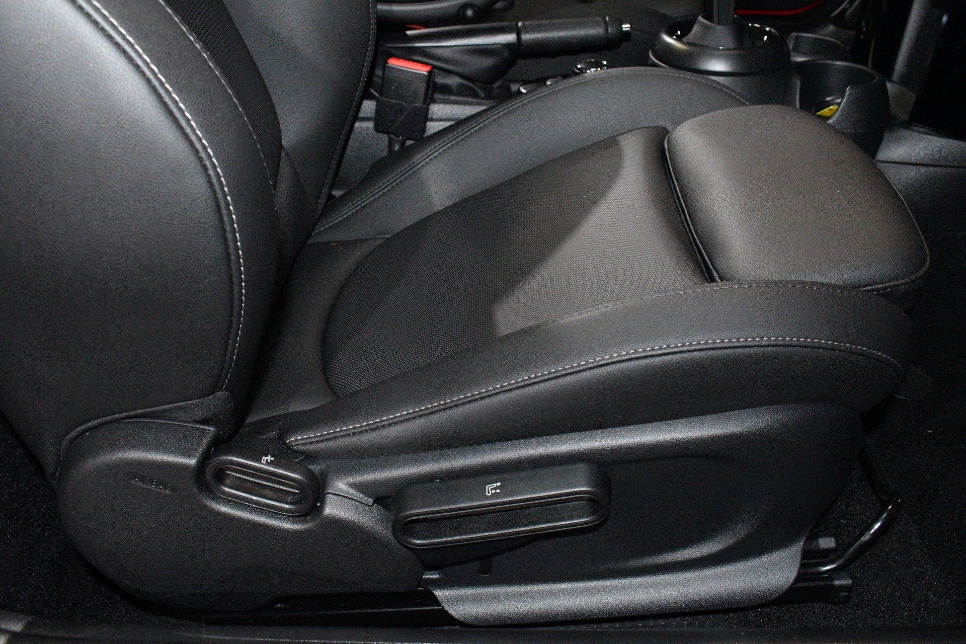 Used 2024 MINI Cooper S FWD image 14