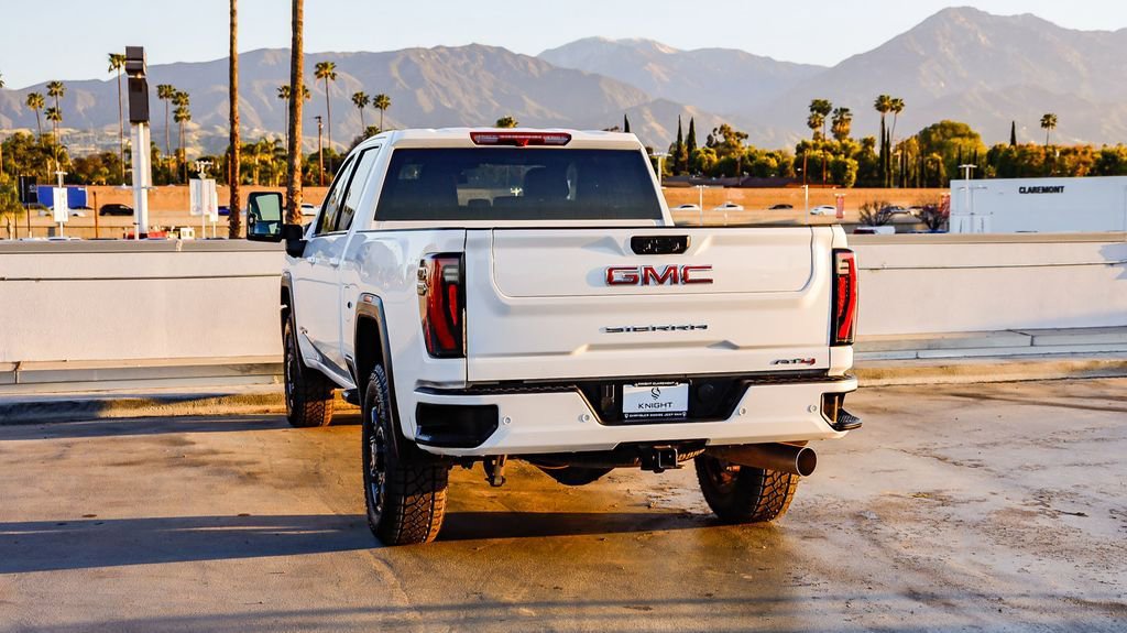 Used 2025 GMC Sierra 2500 AT4 image 7