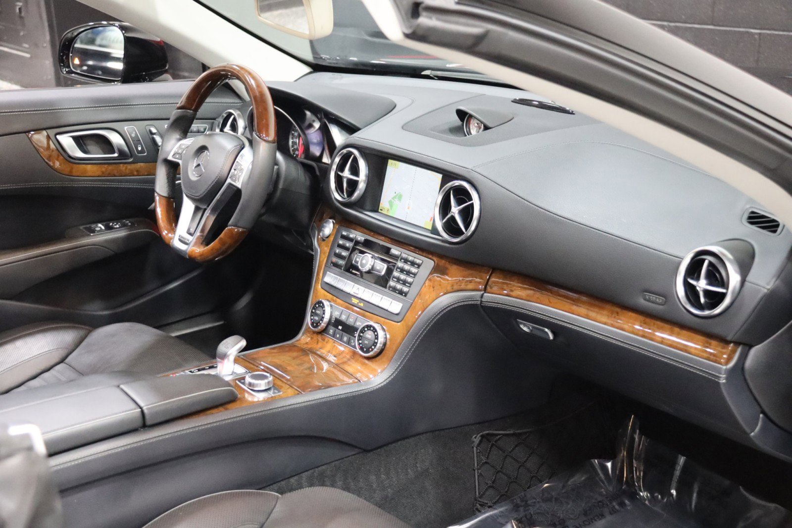 Used 2013 Mercedes-Benz SL 550 image 48
