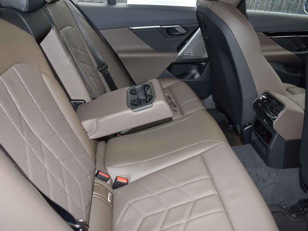 New 2026 BMW 530i w/ Premium Package image 21