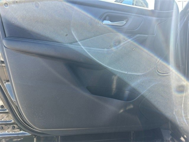 Used 2024 Nissan Rogue SV image 18