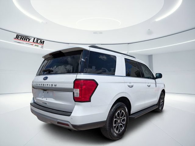 Used 2024 Ford Expedition XLT RWD image 3