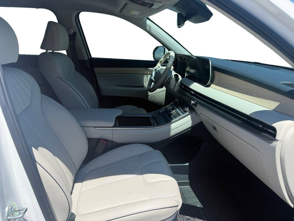 Used 2024 Hyundai Palisade Limited FWD image 15