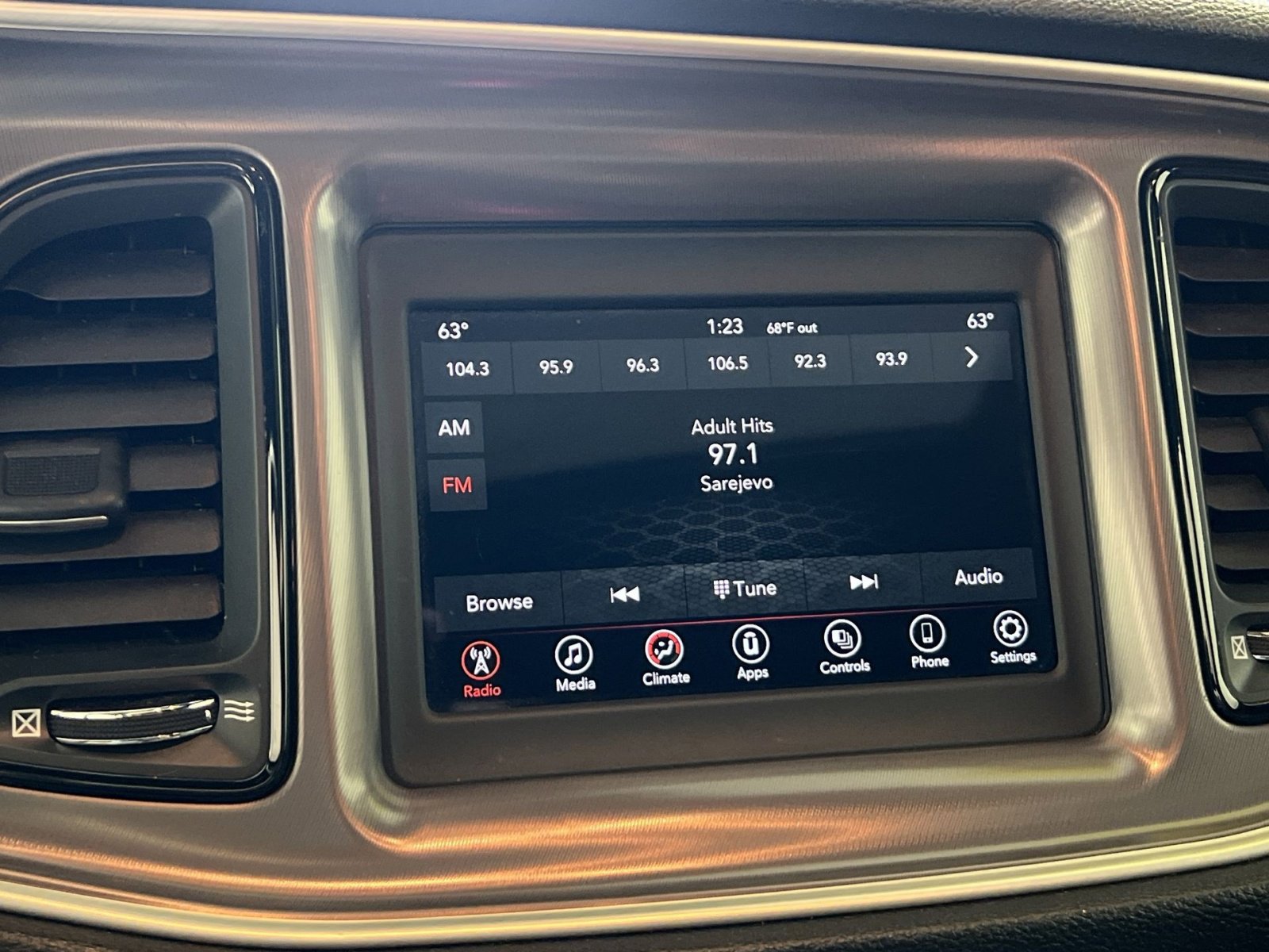 Used 2021 Dodge Challenger SXT image 18