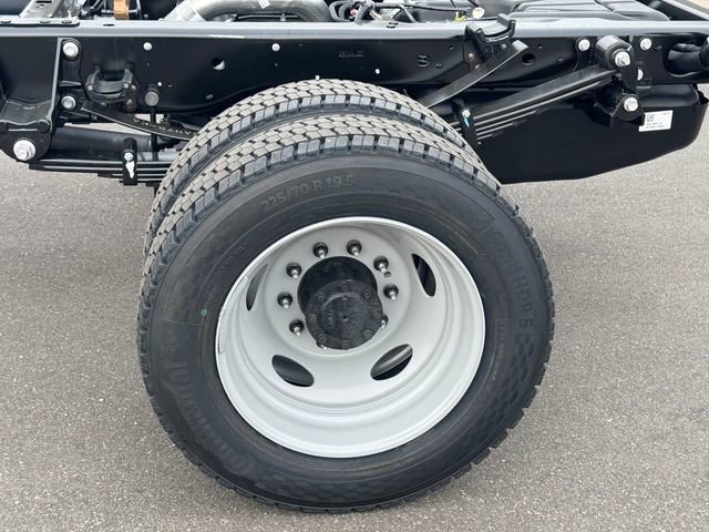 New 2026 Ford F550 4x4 Regular Cab Super Duty image 8