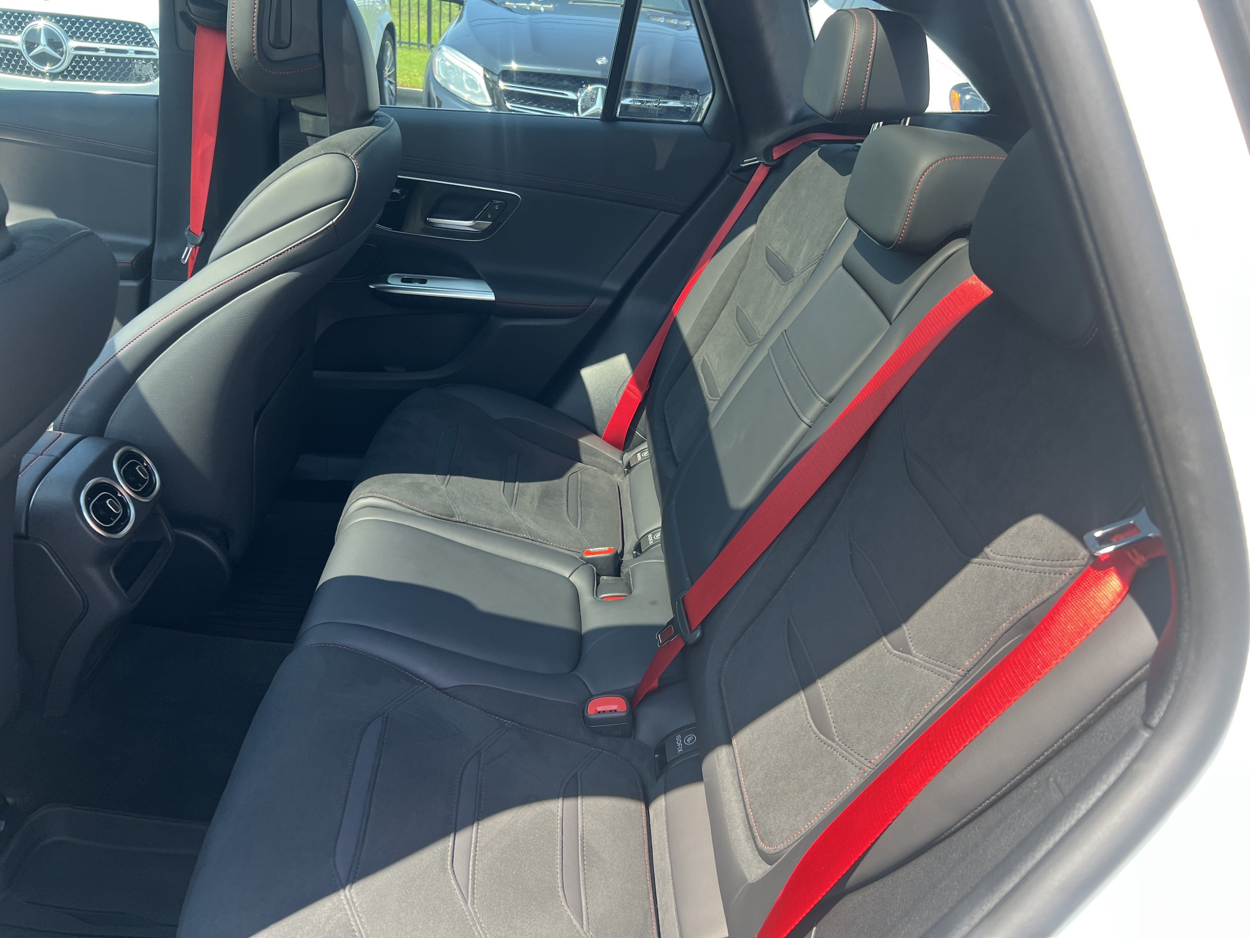 Certified 2025 Mercedes-Benz GLC 43 AMG 4MATIC image 33