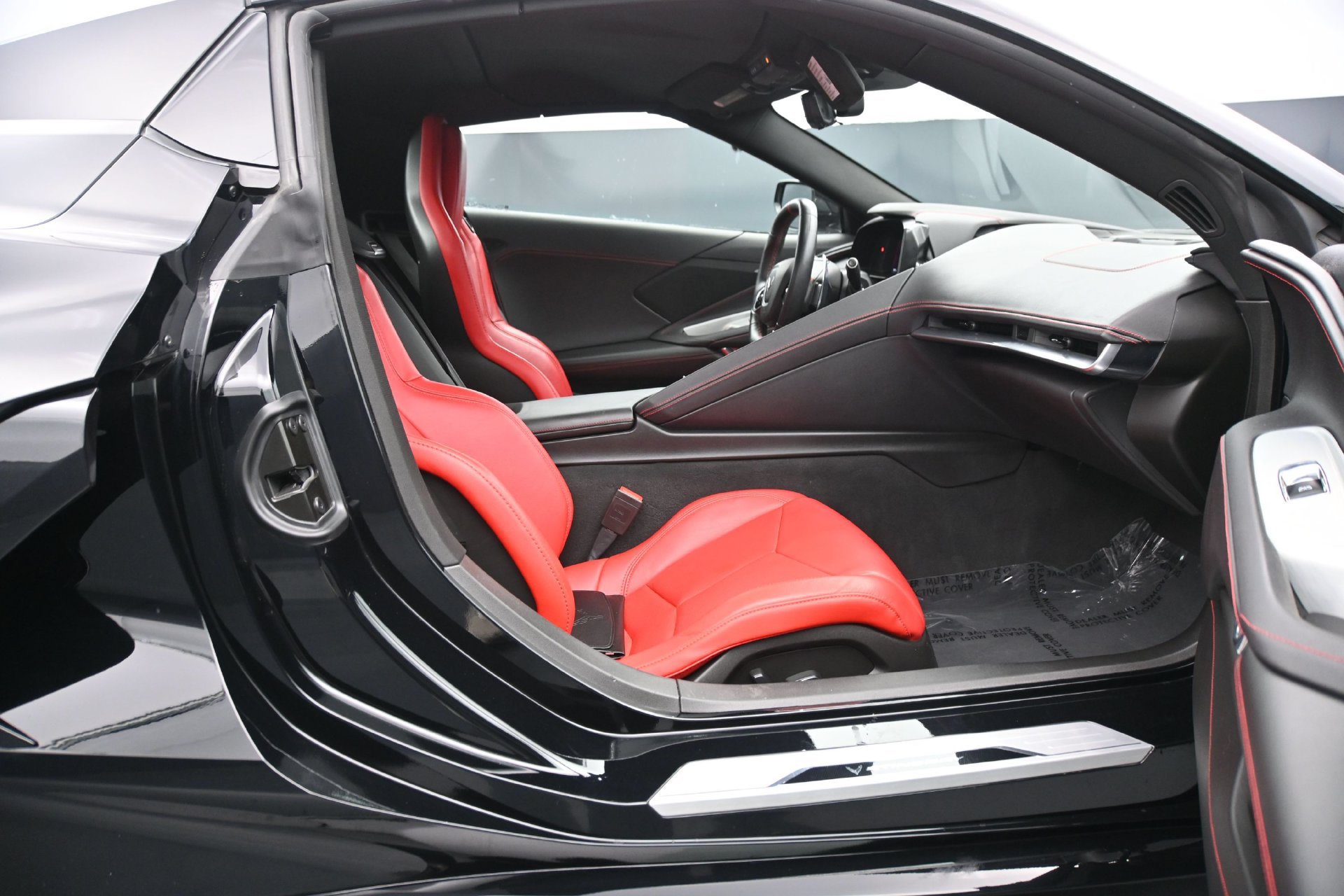 Used 2021 Chevrolet Corvette Stingray Convertible w/ Z51 Performance Package RWD image 32