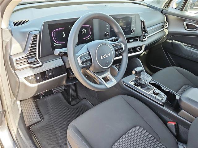 Used 2025 Kia Sportage LX image 10
