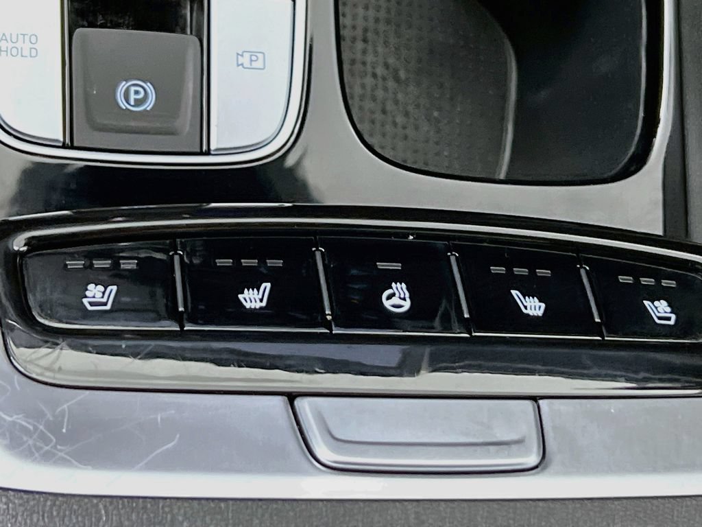 Certified 2022 Hyundai Santa Cruz Limited AWD/4WD image 13