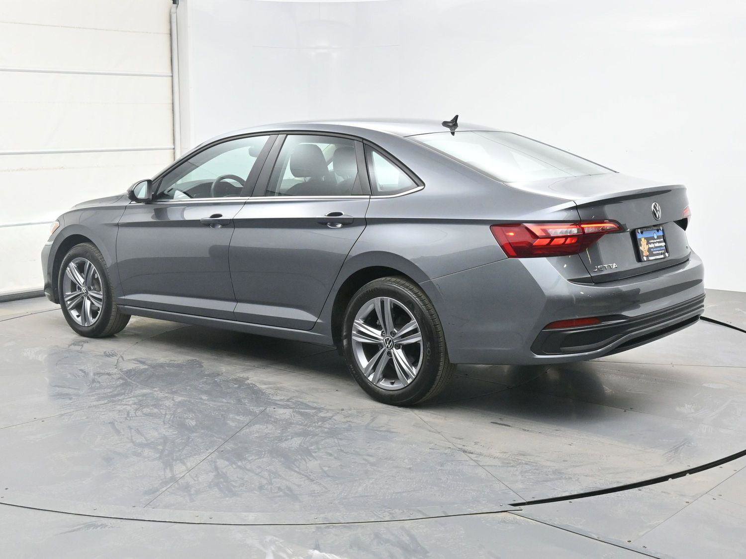 Certified 2023 Volkswagen Jetta SE image 18