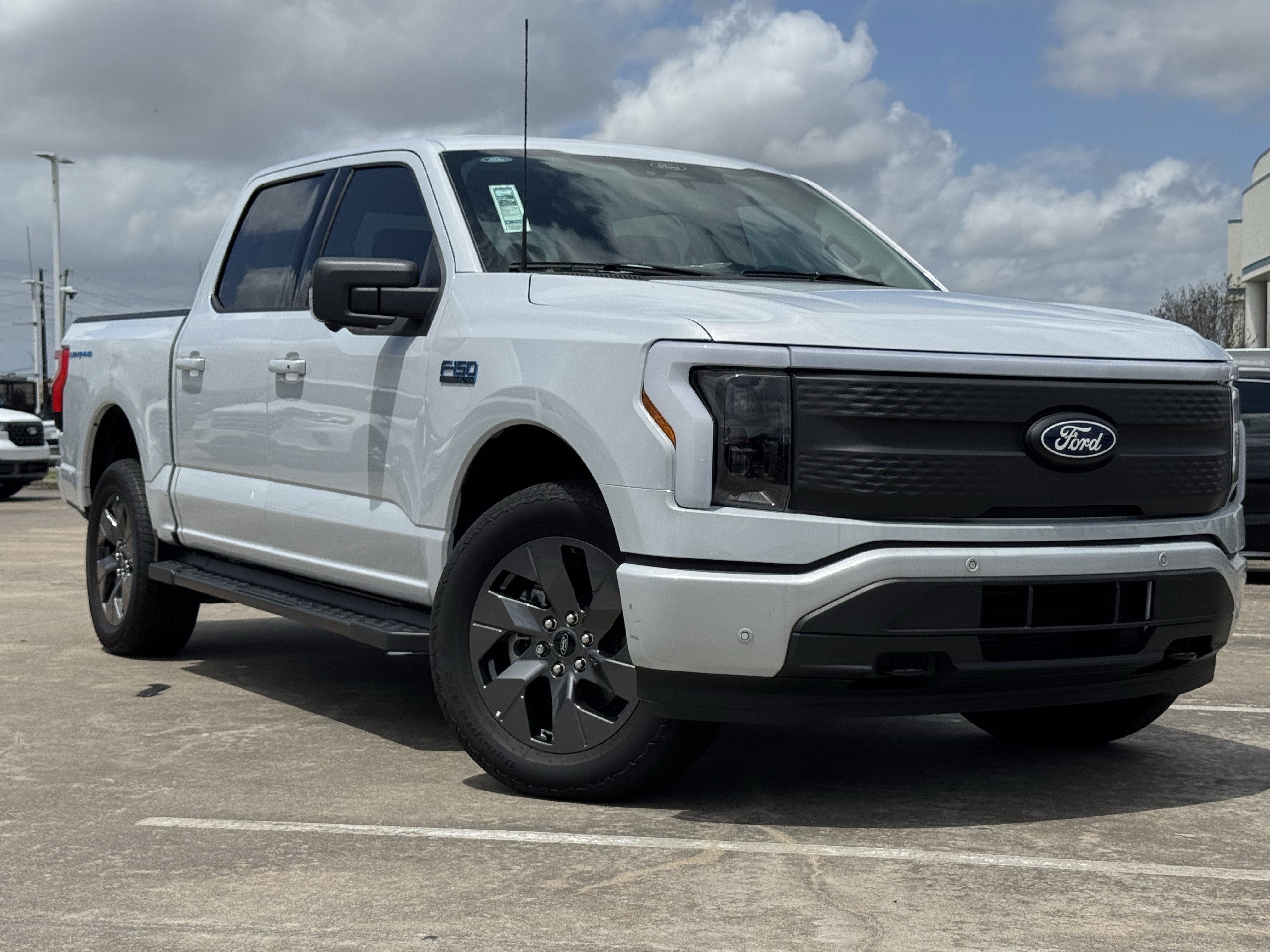 New 2025 Ford F150 Lightning Flash AWD/4WD video 2