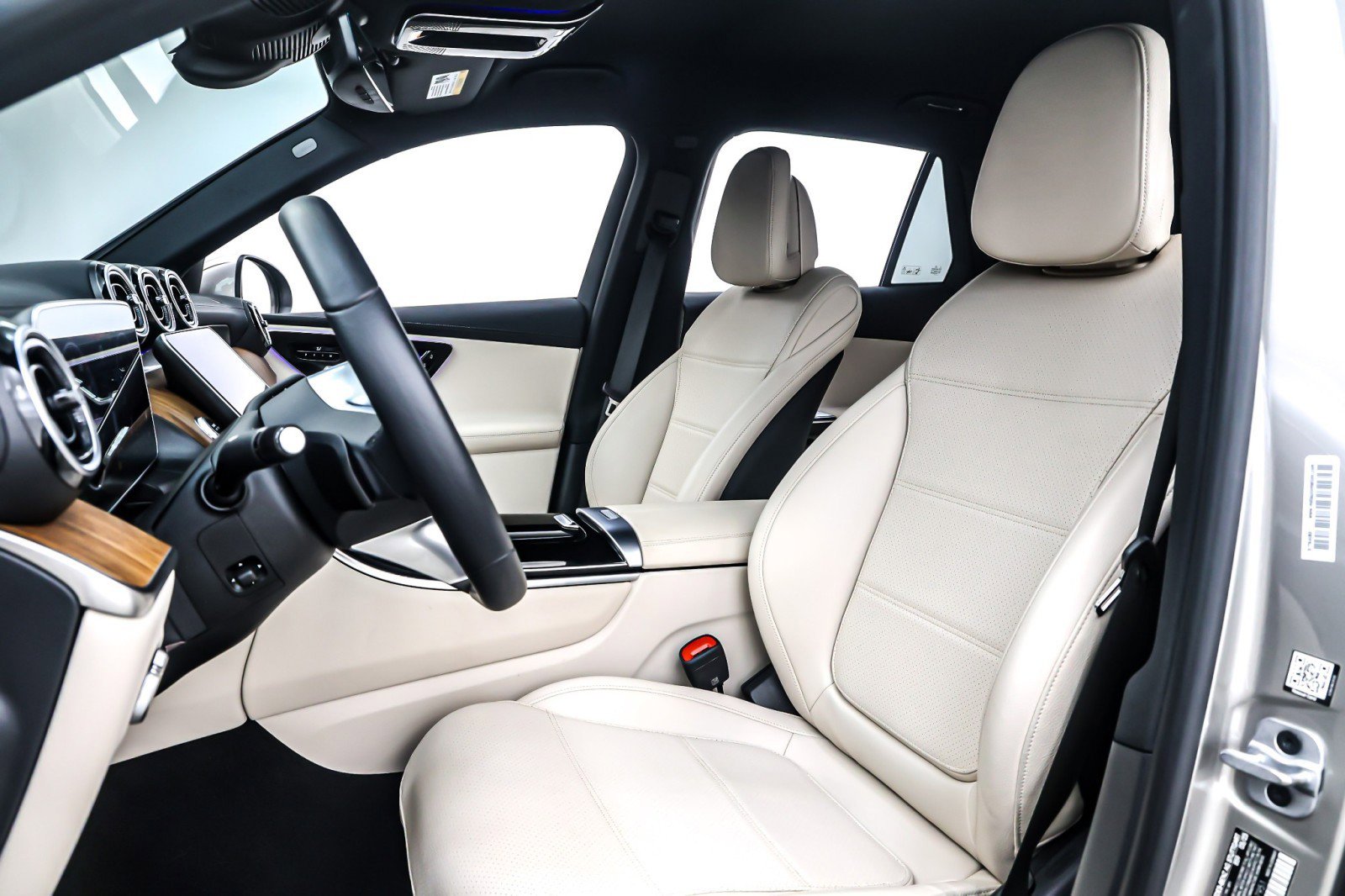 Certified 2023 Mercedes-Benz GLC 300 image 19