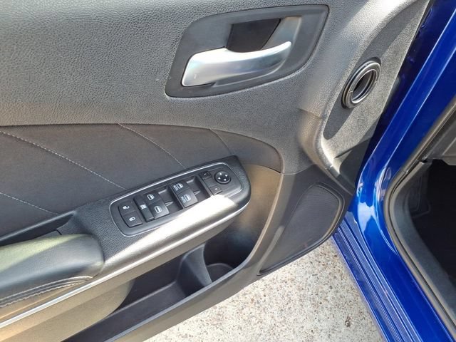 Used 2020 Dodge Charger SXT AWD/4WD image 11