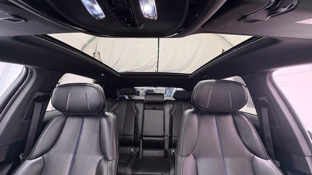 Used 2025 Cadillac Lyriq Luxury AWD/4WD image 30