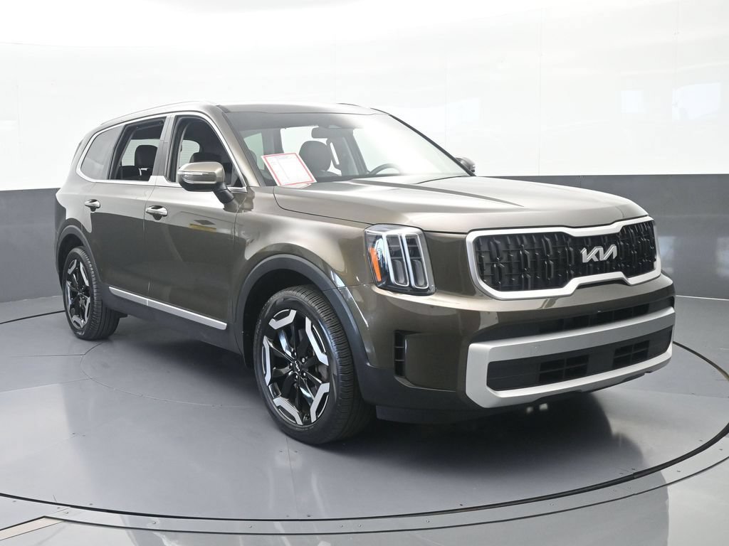 Used 2025 Kia Telluride EX w/ EX Captain's Chair Package FWD image 9