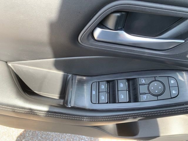 Used 2025 Nissan Rogue SV image 11