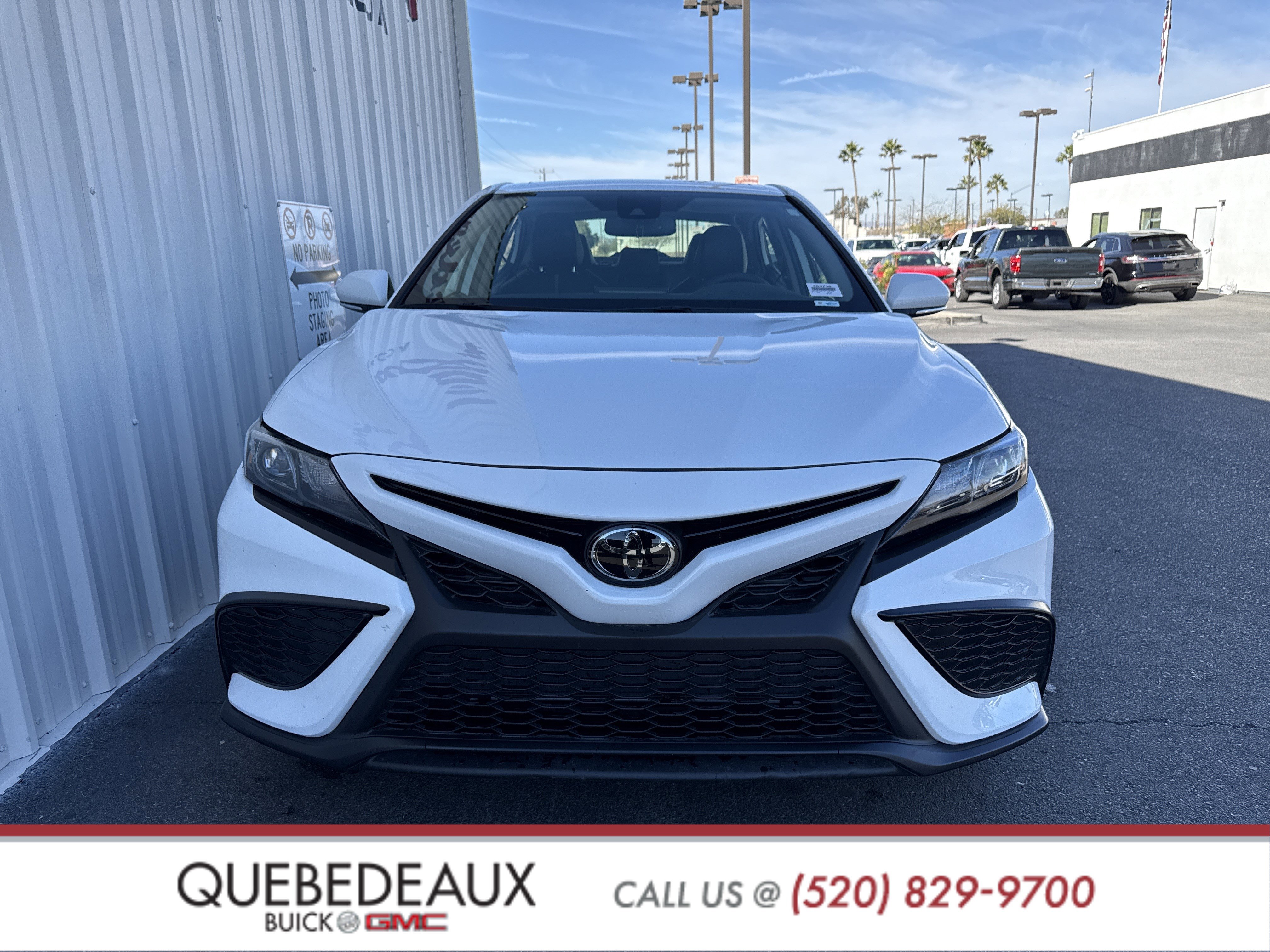 Used 2023 Toyota Camry SE image 4