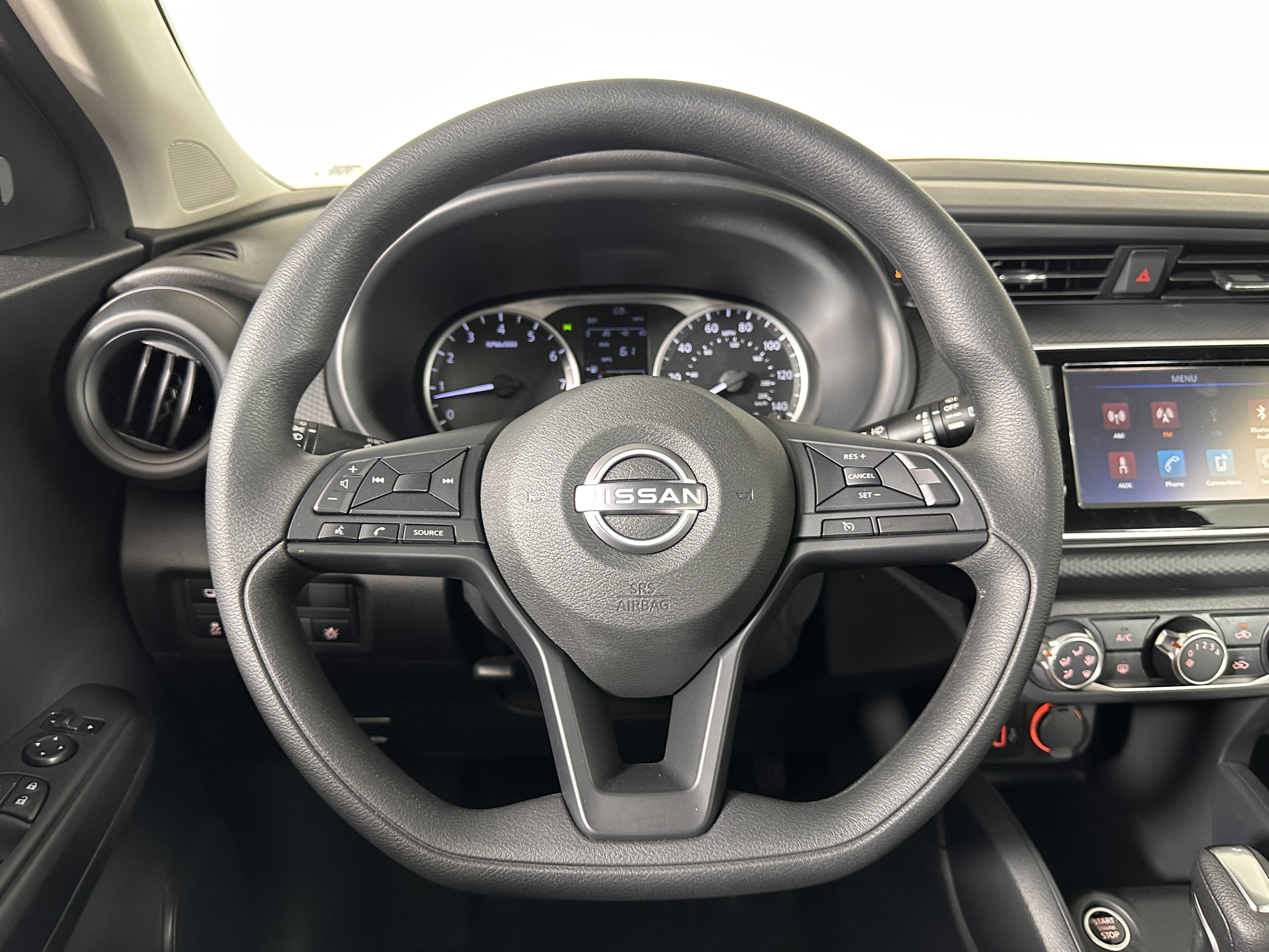 New 2025 Nissan Kicks Play S image 12