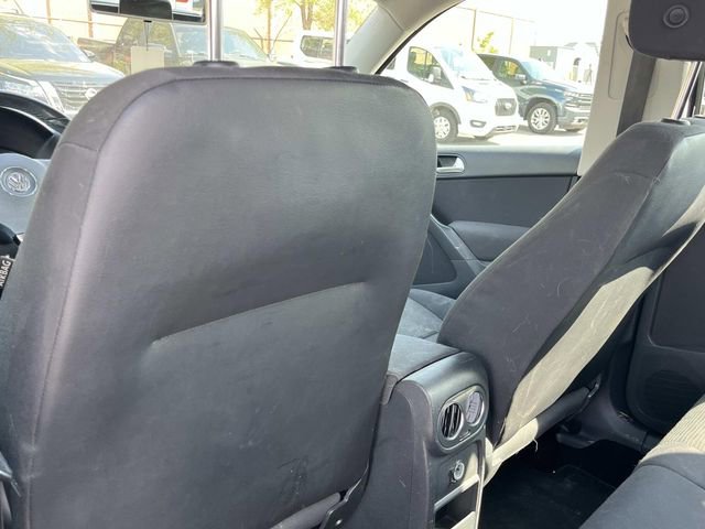Used 2015 Volkswagen Tiguan S image 19