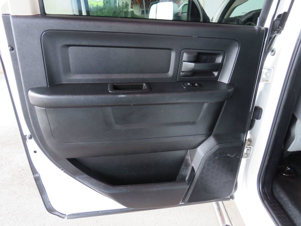 Used 2016 RAM 3500 Tradesman w/ Chrome Appearance Group image 11