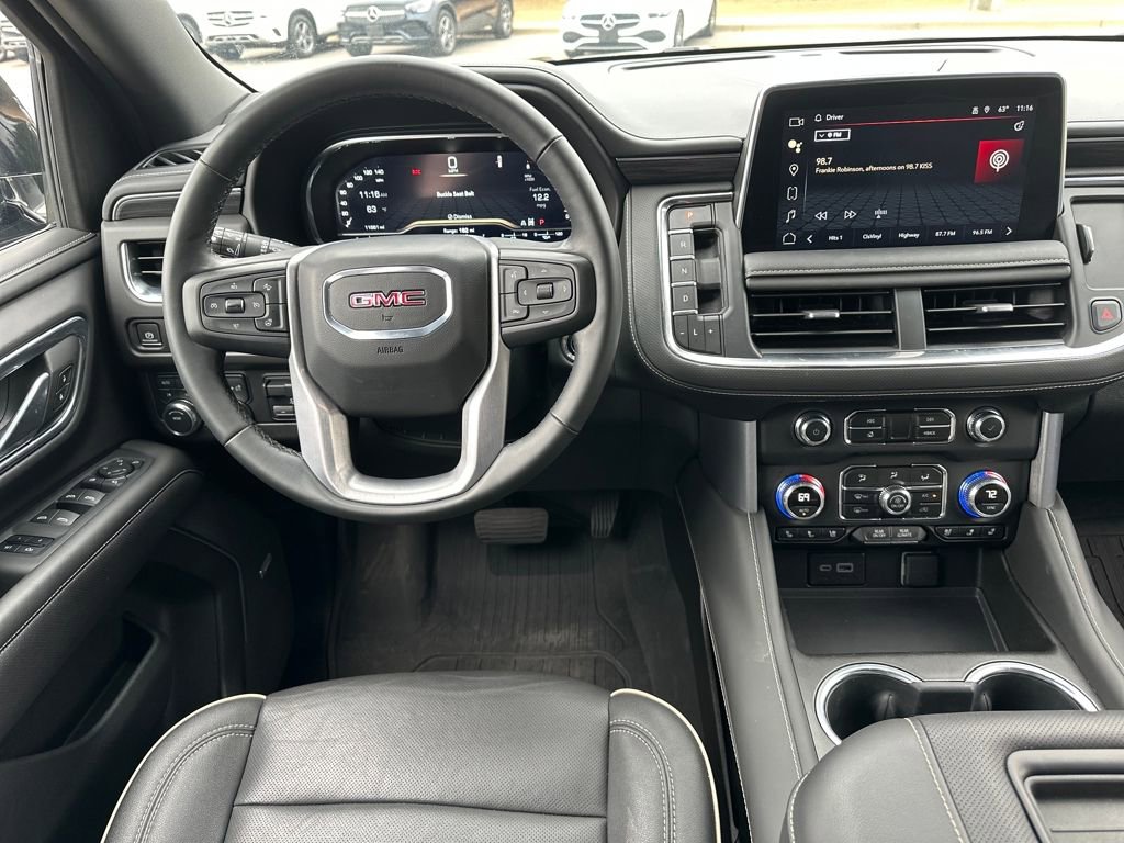 Used 2023 GMC Yukon SLT w/ SLT Luxury Package image 2