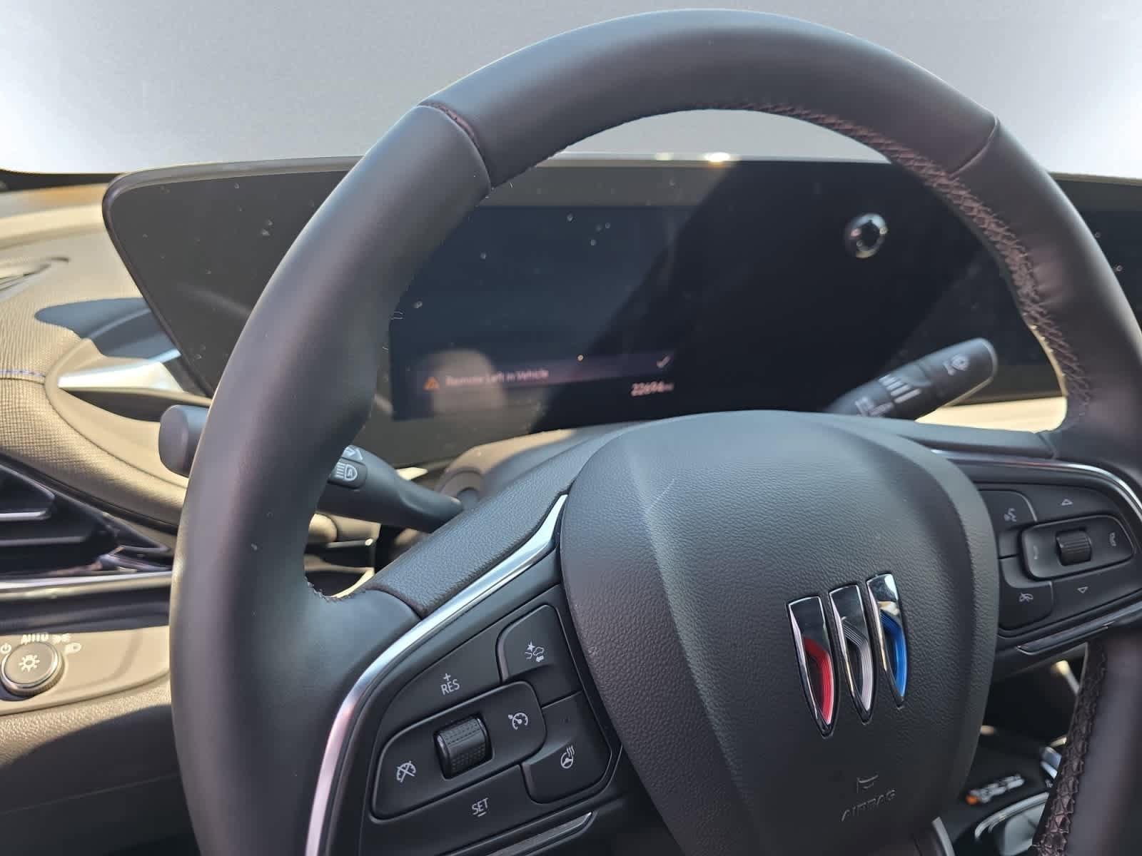 Used 2024 Buick Envista Sport Touring w/ Convenience I Package FWD image 4