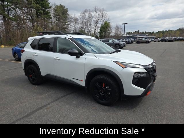 Certified 2025 Nissan Rogue SV AWD/4WD image 9