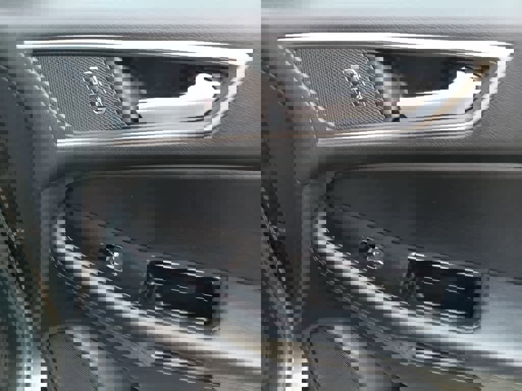 Used 2020 Ford Edge SEL w/ Cold Weather Package image 28